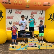 Crianças recebem medalhas na II Rústica promovida pela BM e ASPOM em Santo Ângelo